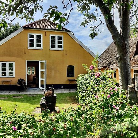 Den Gamle Skomager Hytte Ved Slotssoen Gråsten Exteriör bild